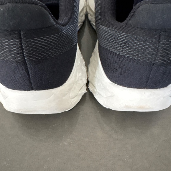 New Balance 880 Sneakers - Picture 11 of 13